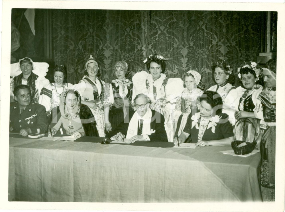 Fotografia d epoca originale 1940 PARIS Direttore orchestra Oscar STRAUSS a Matinée Croce Rossa cecoslovacca 1