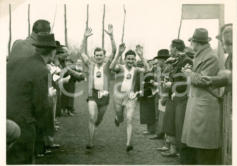 Fotografia d epoca originale 1937 CHARTRES F Charles POHAREC Maurice BEAUDOUIN vincono Cross Country FOTO 1