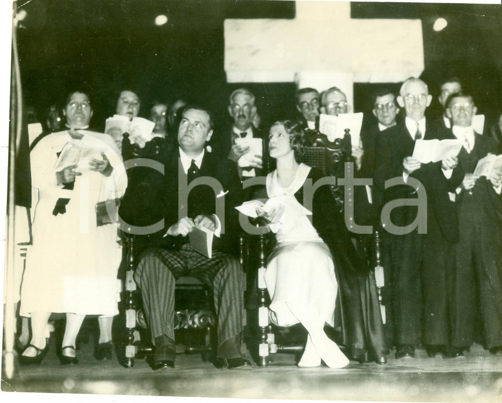 Fotografia d epoca originale 1931 BOSTON USA Aimee Semple McPHERSON evangelista bionda con David HUTTON 1