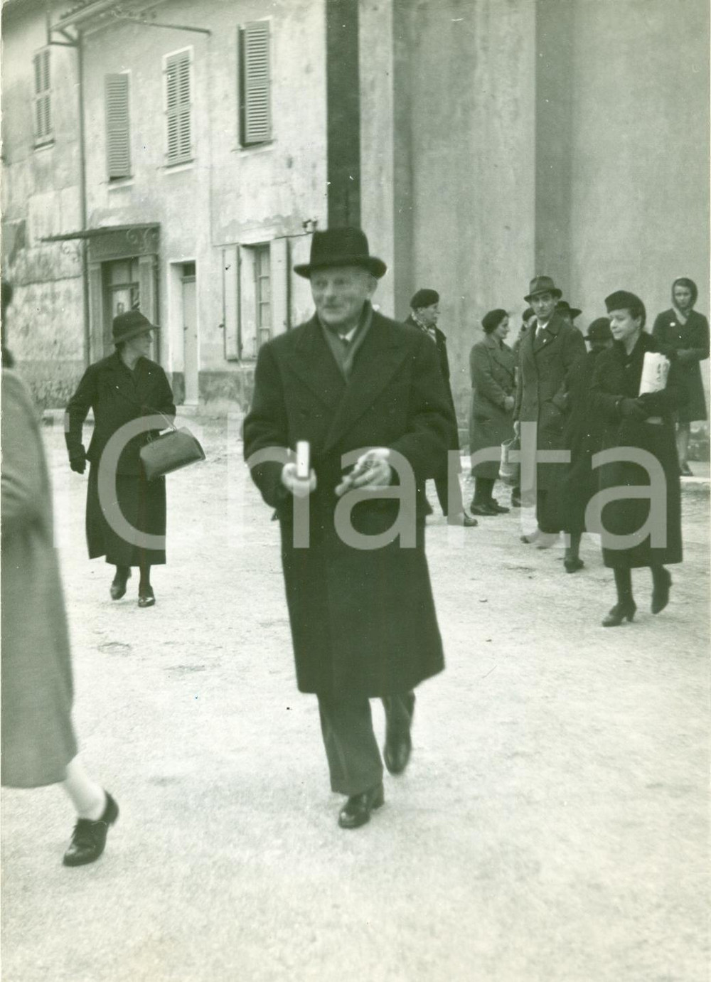 Fotografia d epoca originale 1941 LE PRADET F Generale Maxime WEYGAND esce dalla Messa Fotografia 1