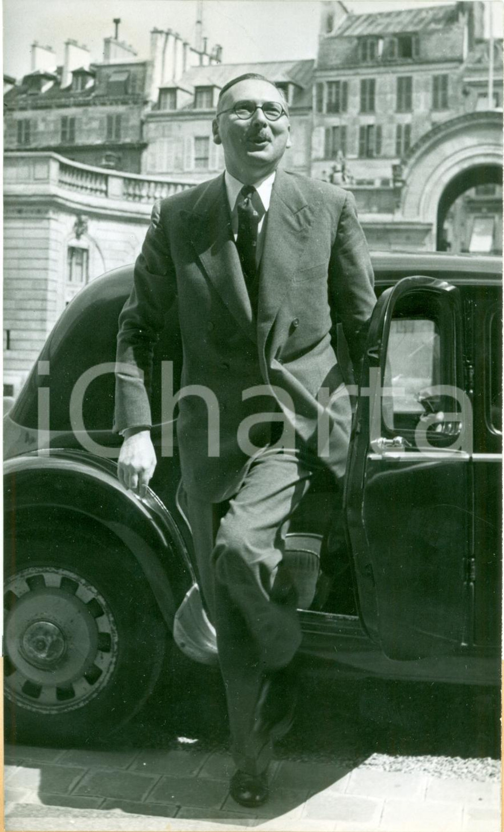 Fotografia d epoca originale 1951 PARIS Politico RenÃ© PLEVEN all ELISEO per risolvere crisi di governo FOTO 1