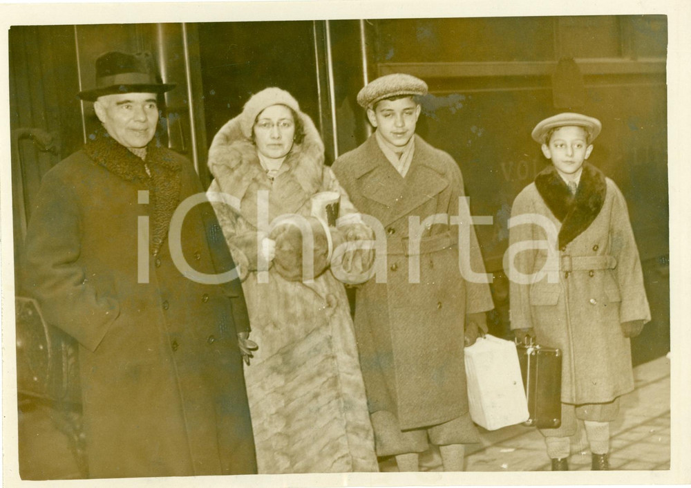 Fotografia d epoca originale 1933 PARIS Ambasciatore Alexander Antonowitsch TROJANOWSKI Gare ST. LAZARE Foto 1