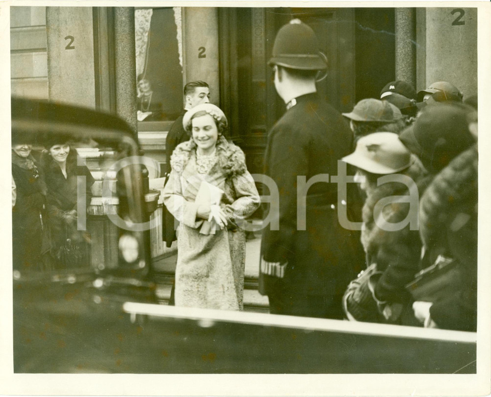 Fotografia d epoca originale 1935 LONDON Lady Alice SCOTT lascia GROSVENOR PLACE matrimonio Duca GLOUCESTER 1