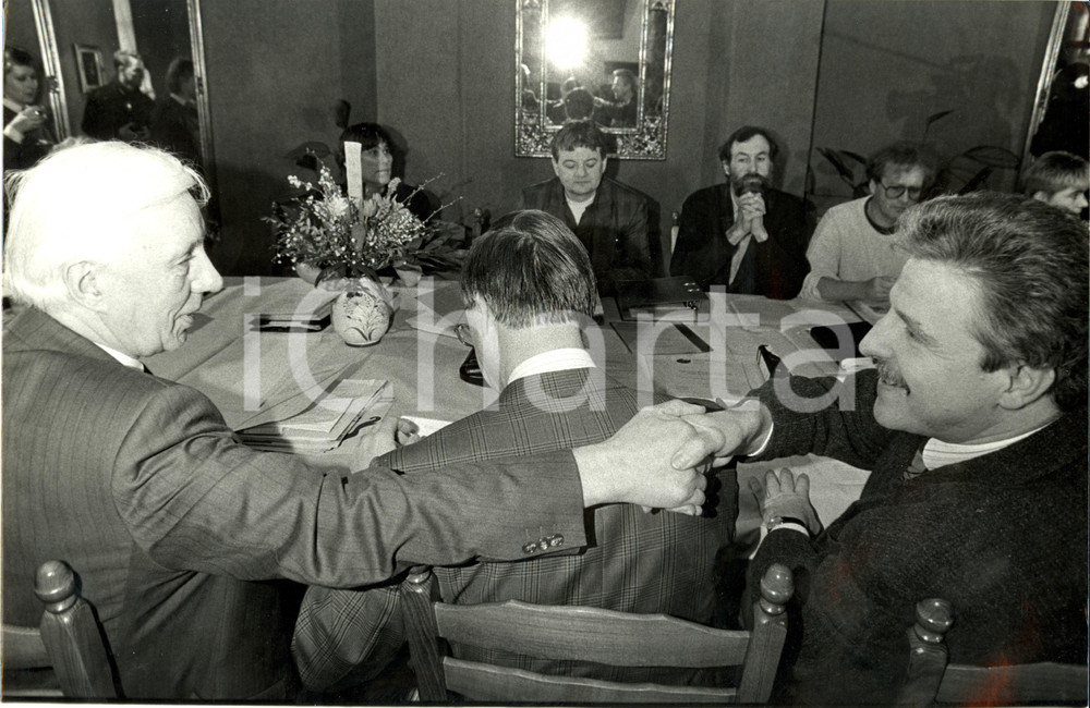 Fotografia d epoca originale 1991 MORFELDENWALLDORF Herbert GUNTHER Lothar KLEMM Negoziati SPD Grunen HESSEN 1