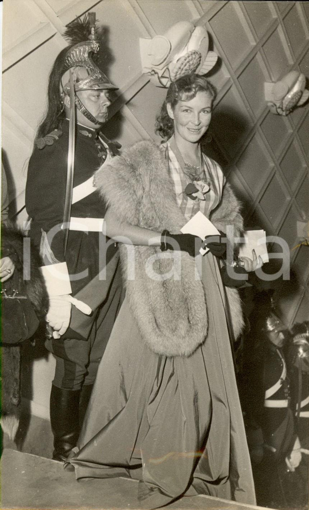 Fotografia d epoca originale 1950 PARIS Odile VERSOIS alla prima del film ANCIENS DE SAINTLOUP Foto 1