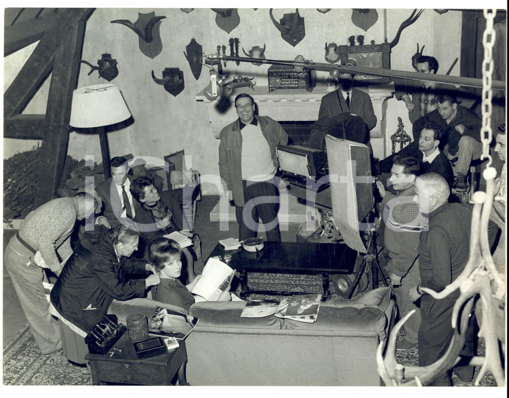 Fotografia d epoca originale 1960 ca CINEMA Odile VERSOIS sul set di un film Fotografia RARA 1