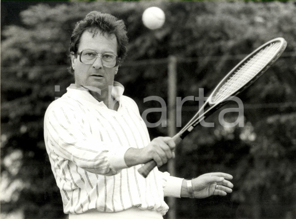 Fotografia d epoca originale 1990 ca BERLIN Klaus KINKEL ministro della GIUSTIZIA gioca a tennis Fotografia 1