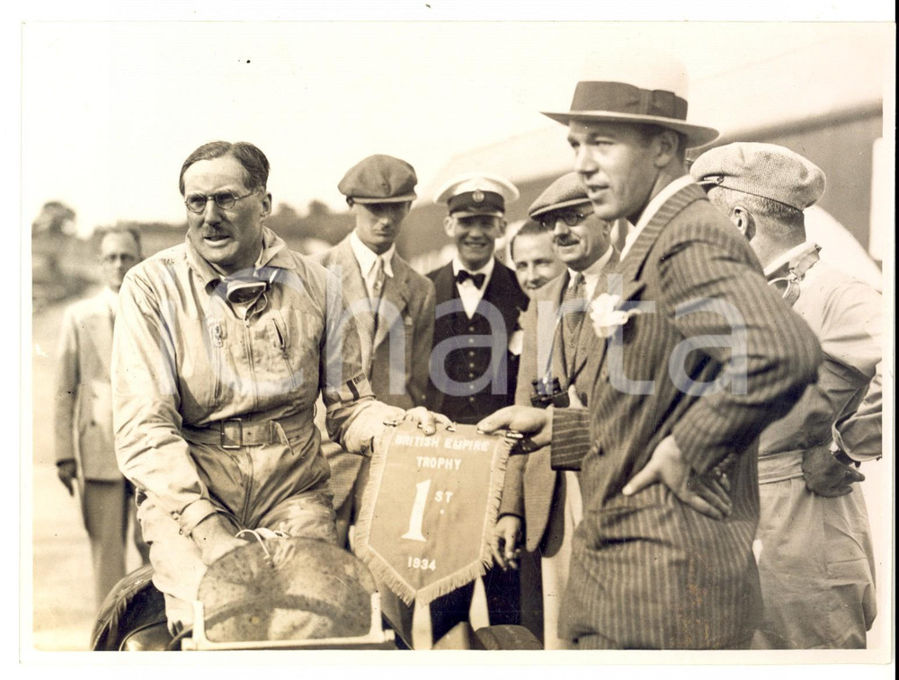 Fotografia d epoca originale 1934 LONDON BRITISH EMPIRE TROPHY Prince BERTIL of Sweden and George EYSTON 1