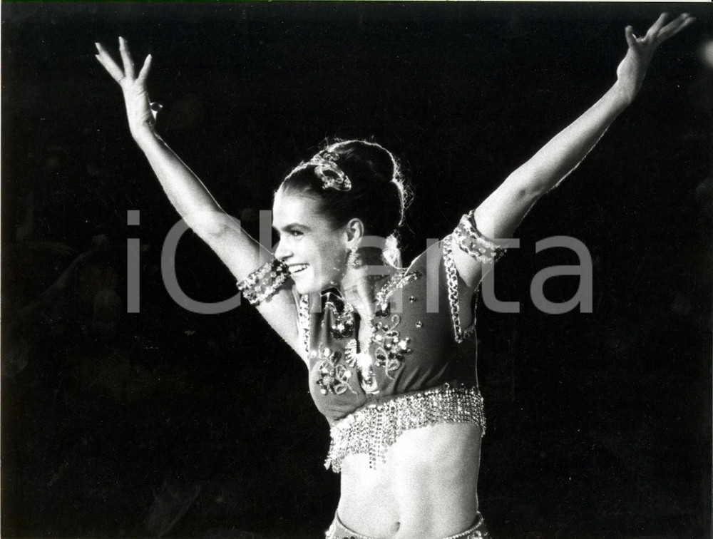 Fotografia d epoca originale 1988 ZURIGO Katarina WITT show Holiday on ice a tema GIRO DEL MONDO IN 80 GIORNI 1