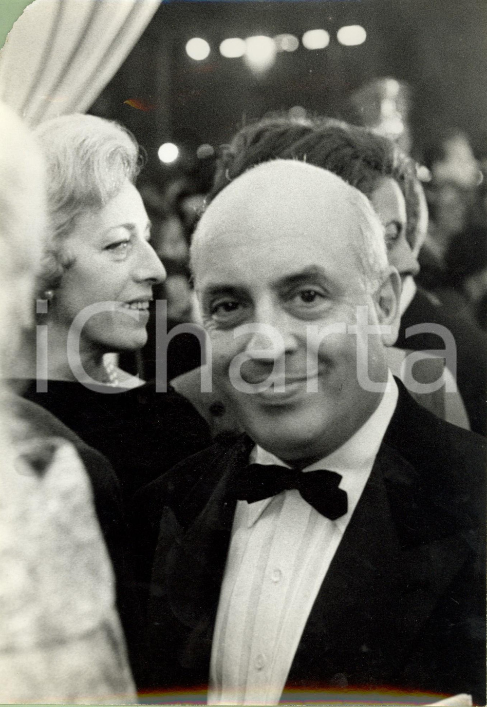 Fotografia d epoca originale 1950 ca PARIS Il cantante jazz Ray VENTURA in smoking a una serata di gala Foto 1