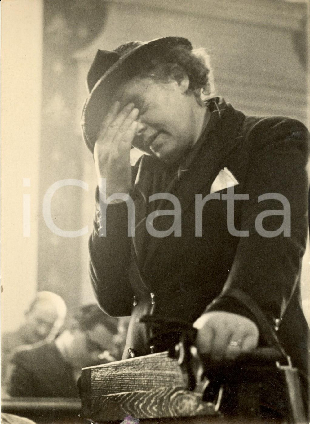 Fotografia d epoca originale 1951 PARIS Madre di Bernard PETIT depone al processo J3 per la strage di MELUN 1