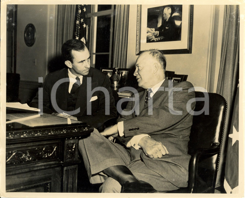 Fotografia d epoca originale 1950 USA Frank PACE Secretary of Army confers with general Dwight EISENHOWER 1