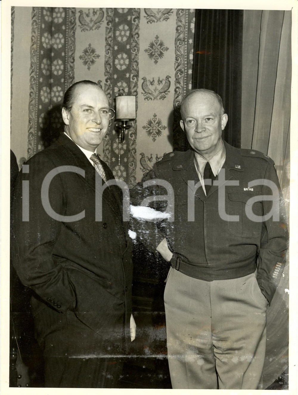 Fotografia d epoca originale 1950 ca OSLO Ministro Jens Christian HAUGE con Generale Dwight EISENHOWER Foto 1