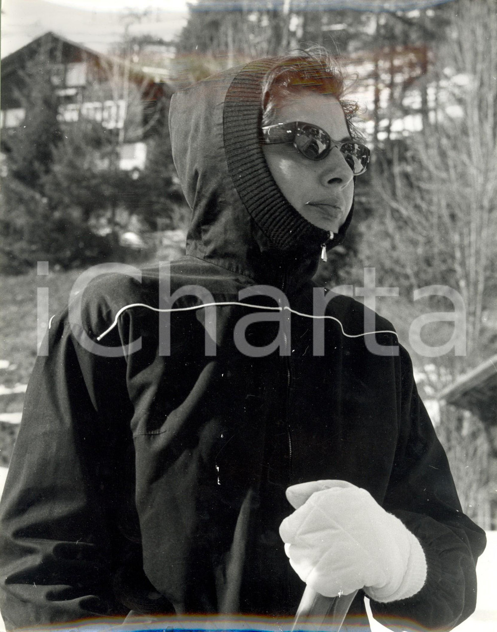Fotografia d epoca originale 1962 GSTAAD SORAYA di PERSIA in tenuta da sci durante un soggiorno in montagna 1