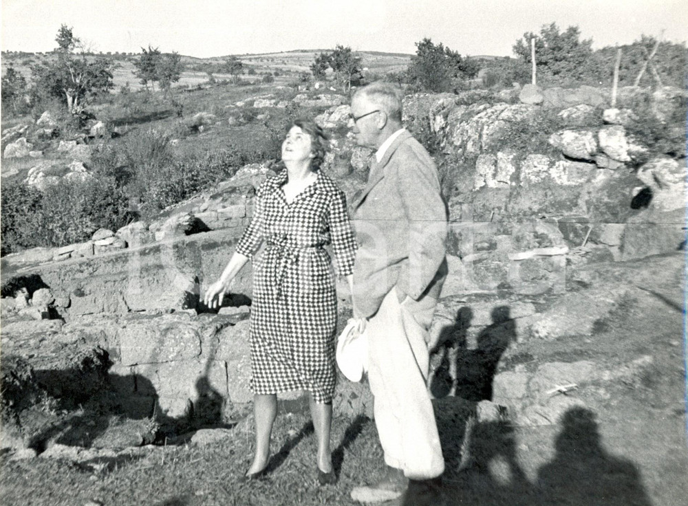 Fotografia d epoca originale 1962 MANZIANA RM Re GUSTAVO VI DI SVEZIA con la regina presso gli scavi 1