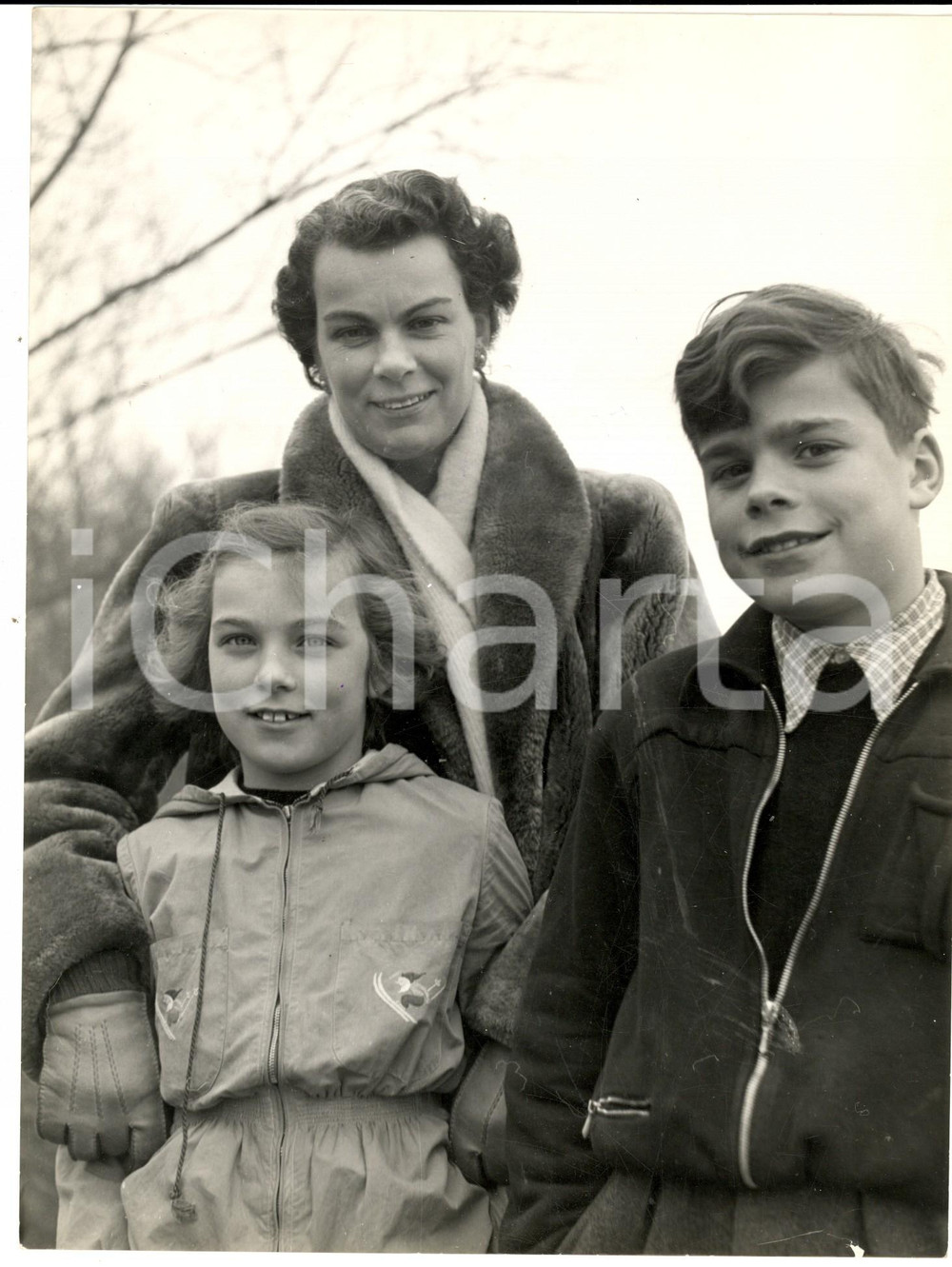 Fotografia d epoca originale 1960 ca MUENCHEN D Giorgina del LIECHTENSTEIN con i figli NicolÃ² e Nora Foto 1