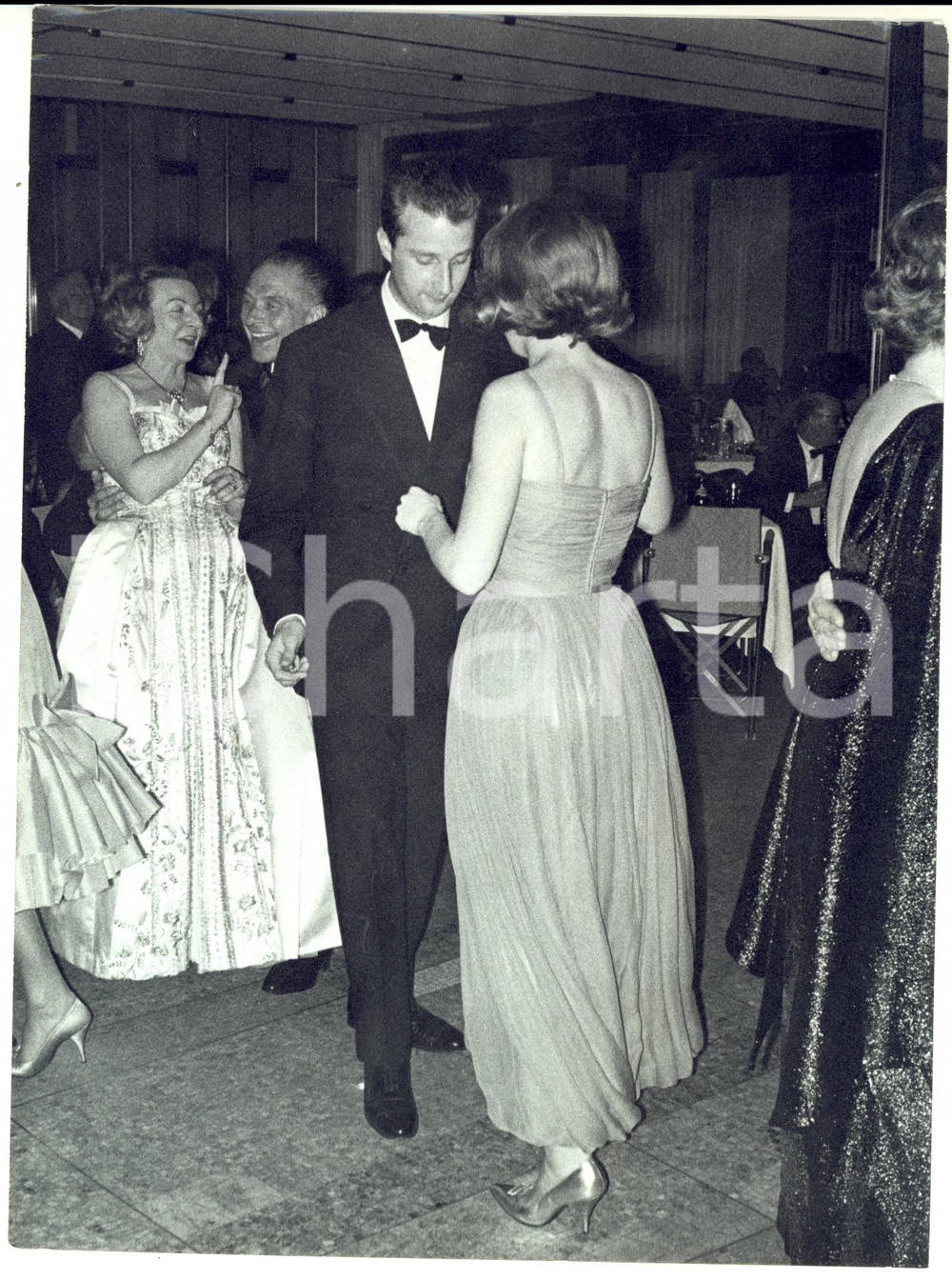 Fotografia d epoca originale 1962 LE HAVRE Albert de BELGIQUE au bal des petits lits blancs Paquebot FRANCE 1