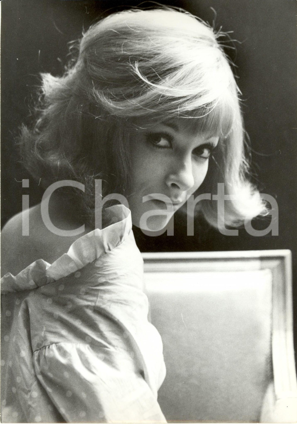 Fotografia d epoca originale 1965 ca PARIS F Attrice Dany SAVAL fotografata di profilo con maglia a pois 1