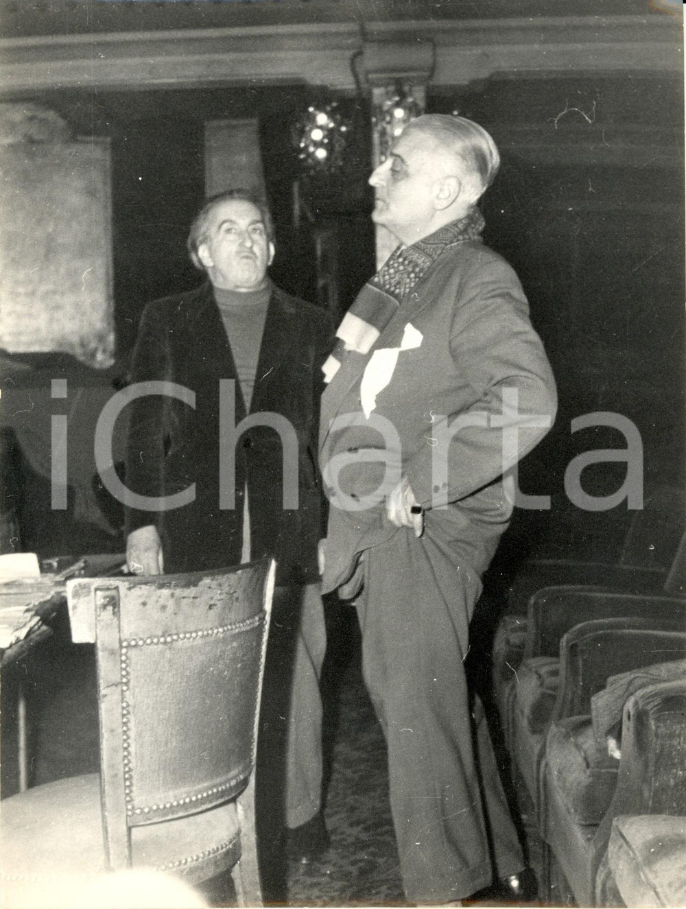 Fotografia d epoca originale 1960 ca CASINO DE PARIS Direttore Henri VARNA con il regista di uno spettacolo 1