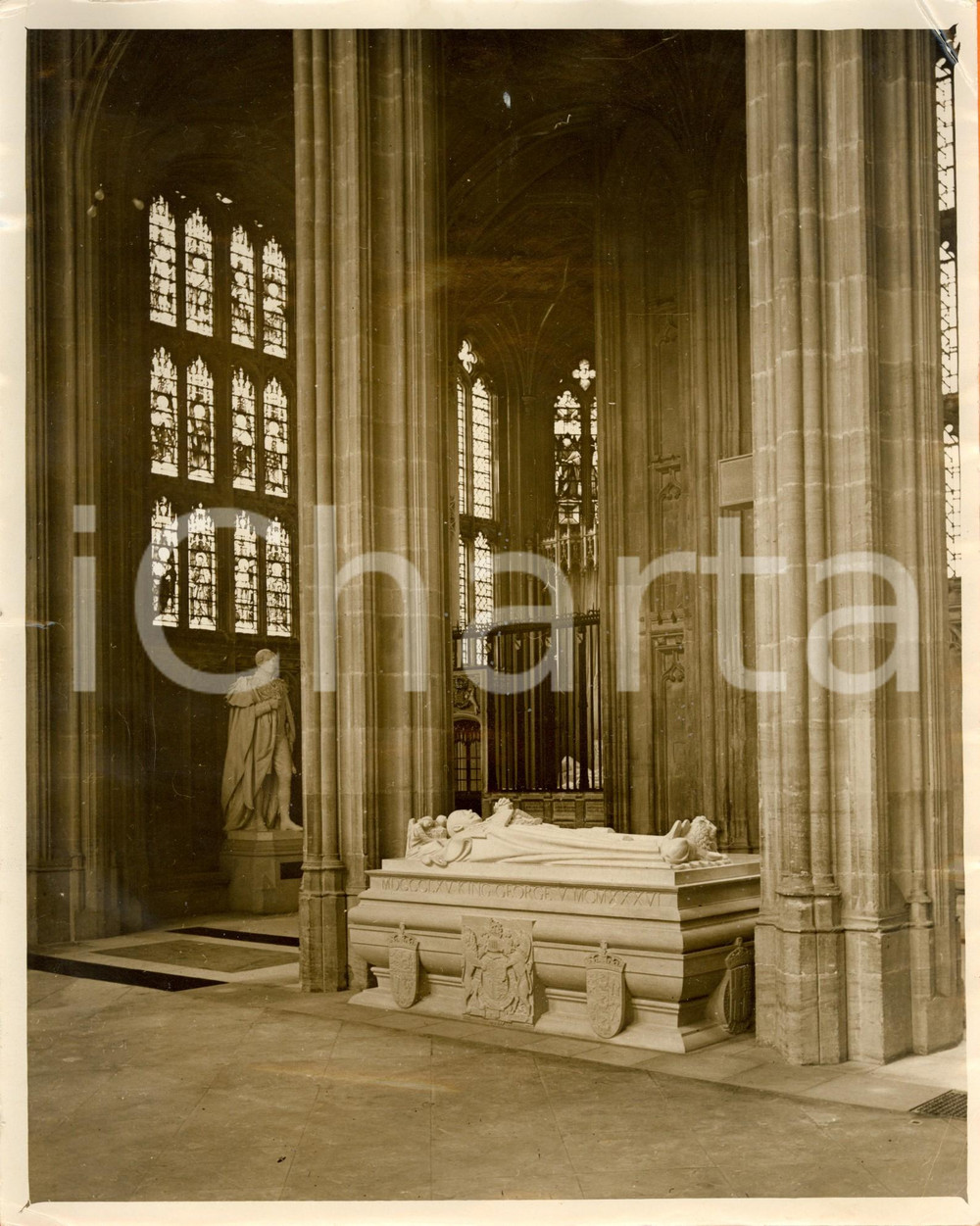 Fotografia d epoca originale 1936 WINDSOR UK Tomba di re GIORGIO V all interno della SAINT GEORGE S CHAPEL 1