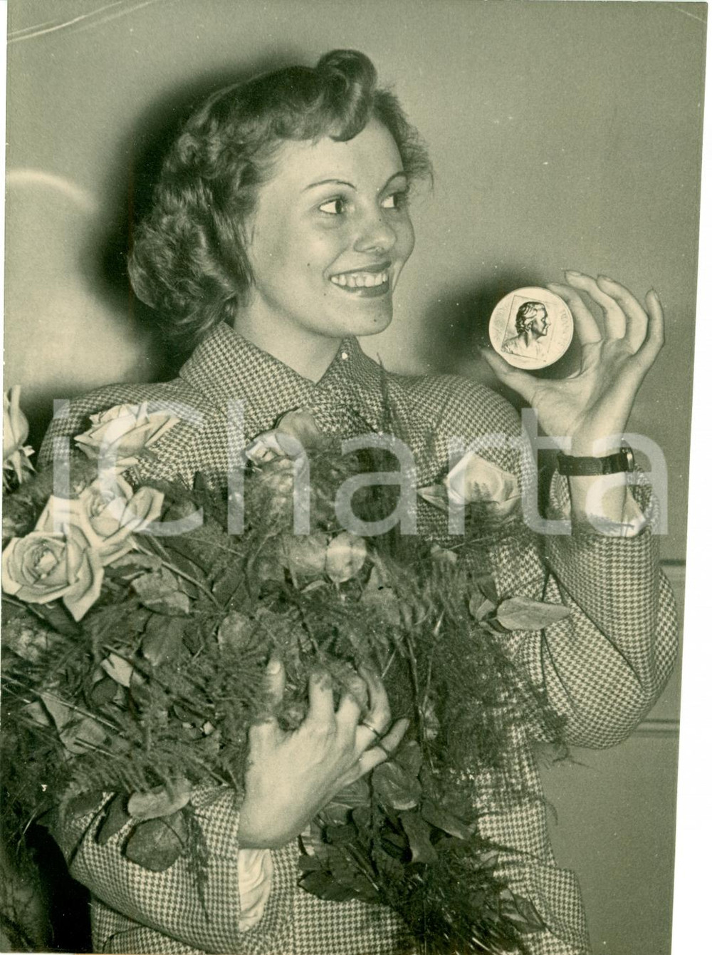 Fotografia d epoca originale 1949 PARIS Attrice Arlette THOMAS vince premio Suzanne BIANCHETTI Fotografia 1