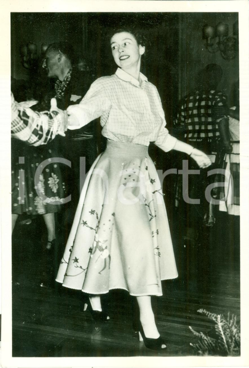 Fotografia d epoca originale 1951 OTTAWA CANADA Princess Elizabeth square dancing Government House FOTO 1