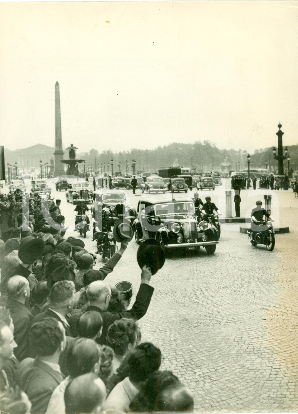 Fotografia d epoca originale 1948 PARIS Corteo di automobili principessa ELIZABETH in visita Fotografia 1
