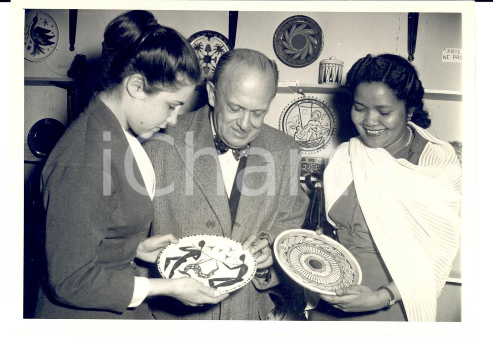 Fotografia d epoca originale 1950 ca PARIGI Ambasciatore Pietro QUARONI visita Ecole d Art Italienne Foto 1