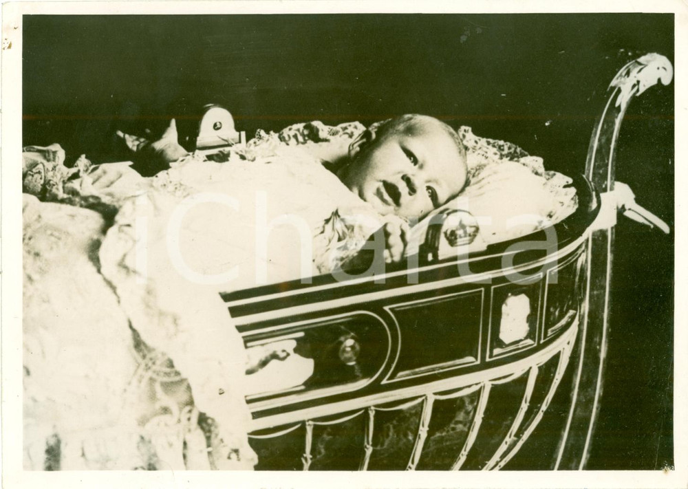 Fotografia d epoca originale 1937 NAPOLI Vittorio Emanuele IV a quattro mesi futuro re d ITALIA Fotografia 1