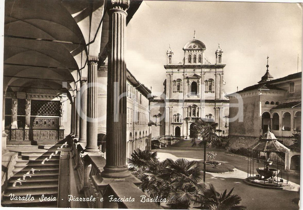 Cartolina originale da collezione 1959 VARALLO SESIA VC Piazza del santuario del SACRO MONTE Cartolina FG VG 1