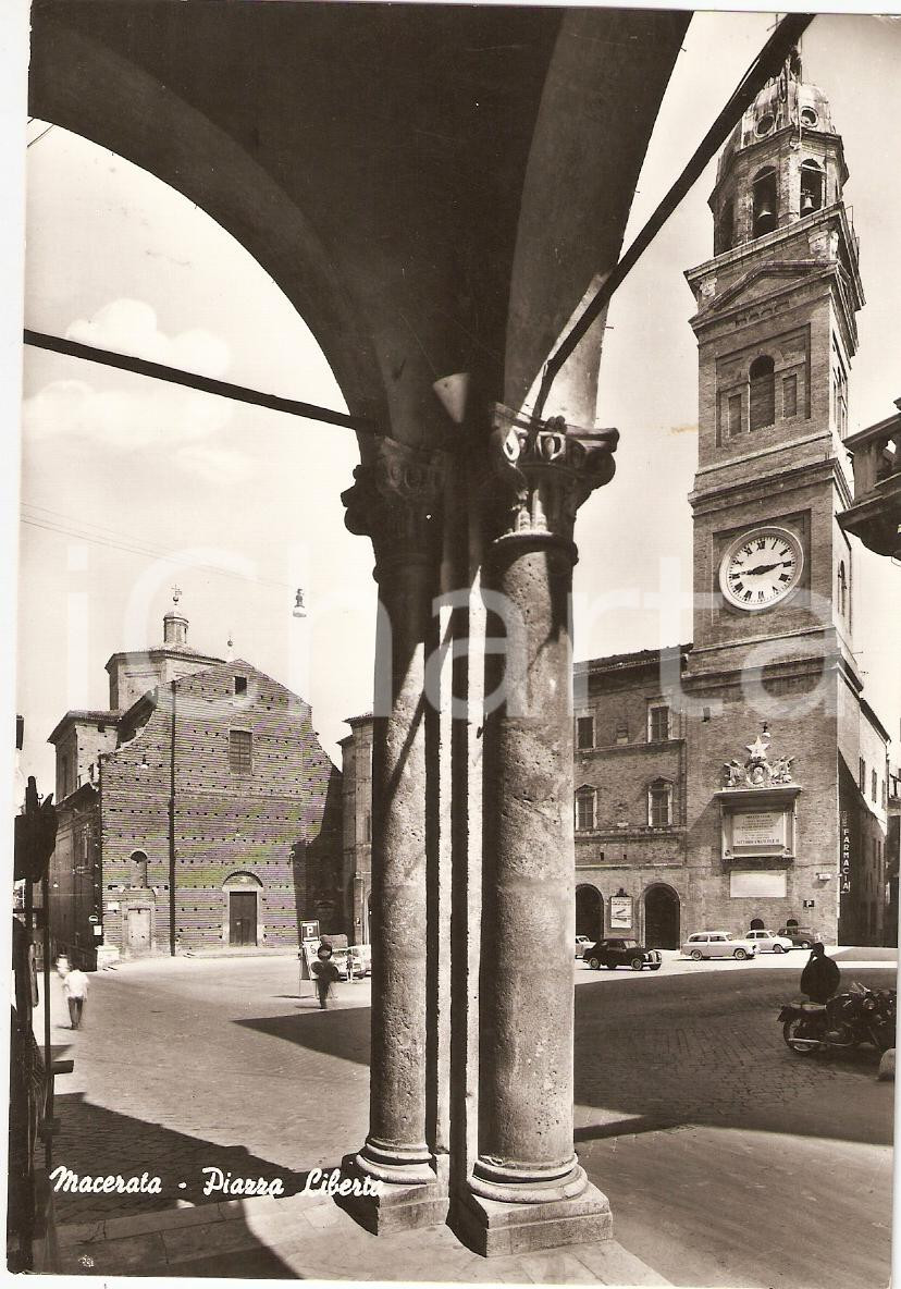 Cartolina originale da collezione 1969 MACERATA Piazza LIBERTA  Duomo SAN GIULIANO torre orologio ANIMATA FG VG 1