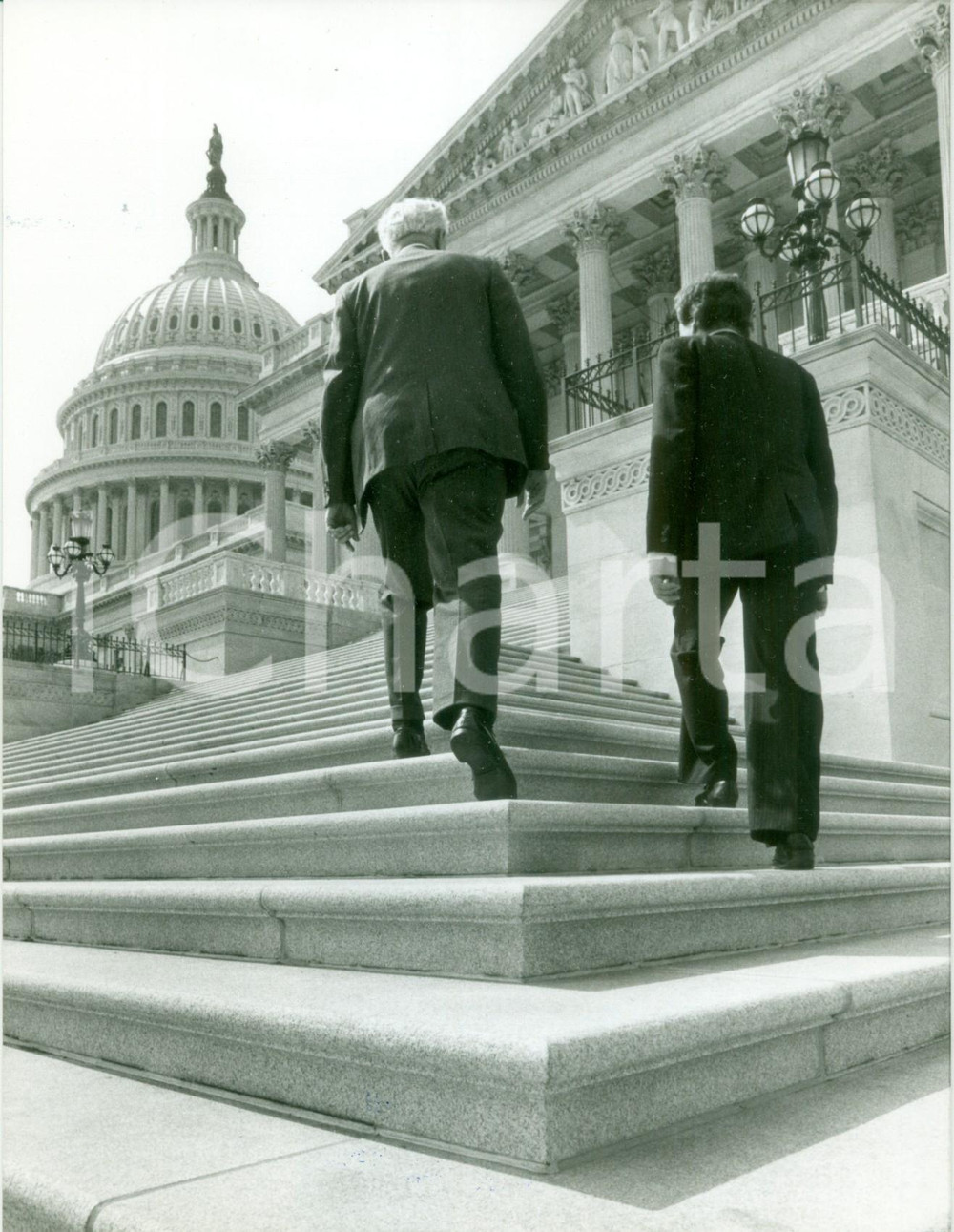 Fotografia d epoca originale 1982 WASHINGTON D.C. USA Funzionari salgono scalinate dell U.S. CAPITOL Foto 1