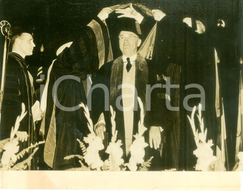 Fotografia d epoca originale 1945 KANSAS CITY USA Presidente Harry S. TRUMAN riceve laurea onoraria FOTO 1