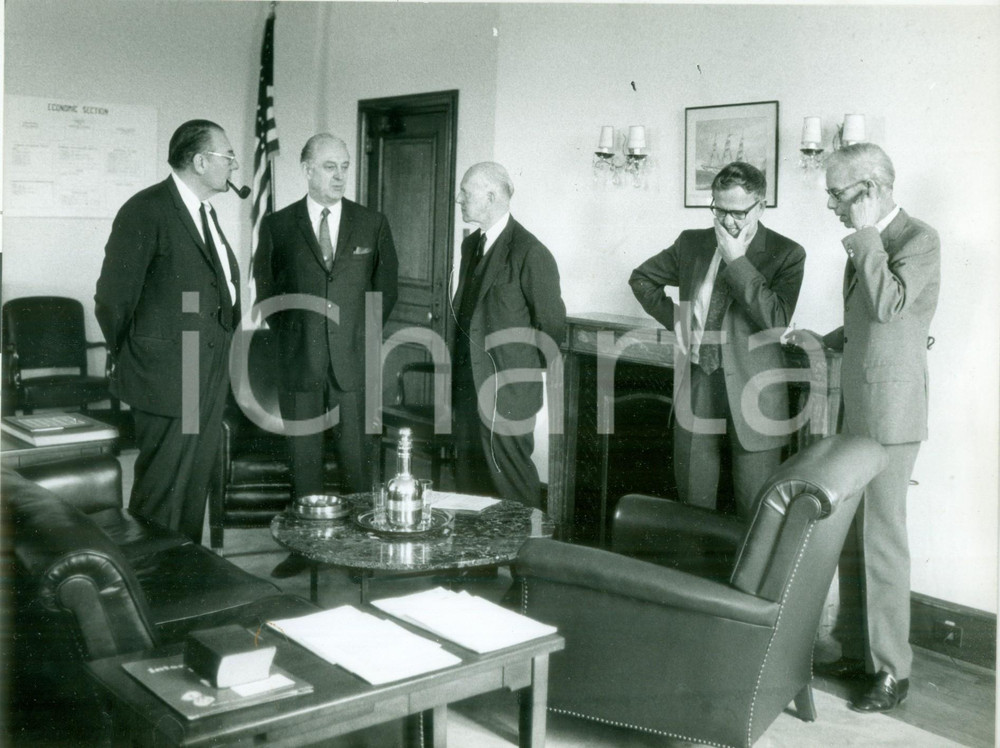 Fotografia d epoca originale 1980 ca PARIS Diplomatici all Ambasciata Americana di PARIGI Fotografia 1
