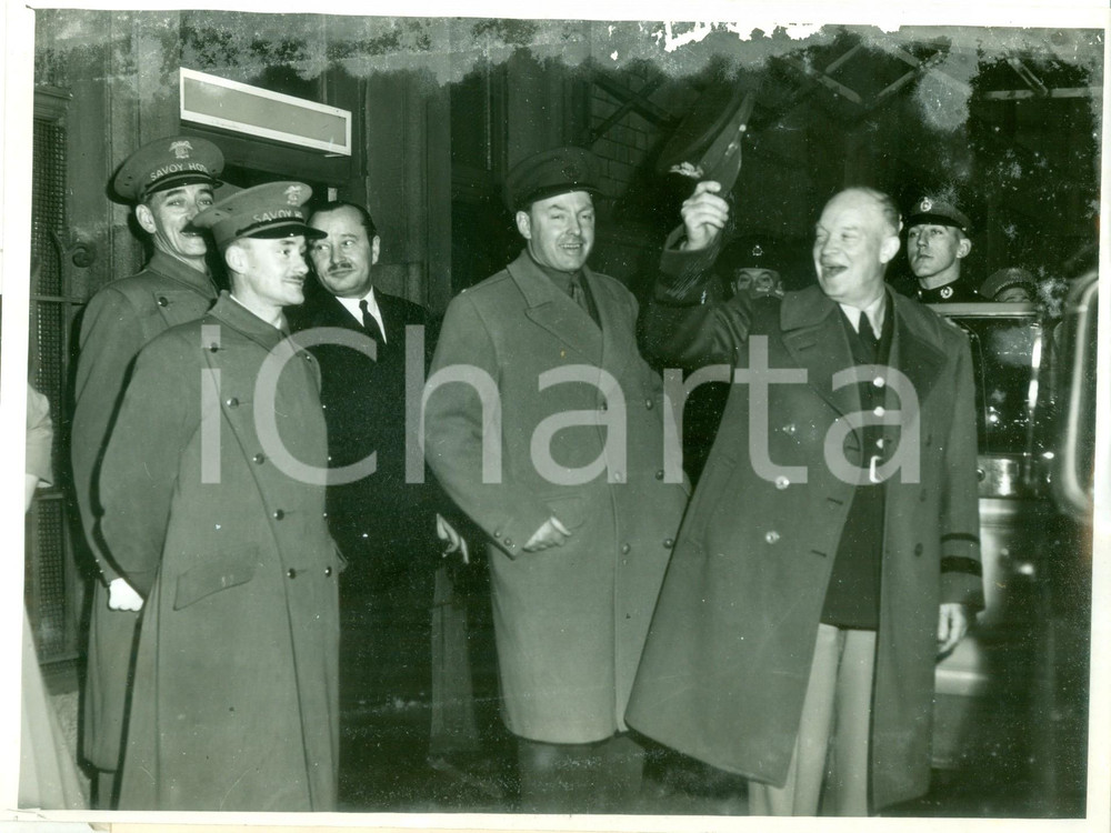 Fotografia d epoca originale 1945 ? LONDON Generale Dwight EISENHOWER lascia l Hotel SAVOY Foto DANNEGGIATA 1