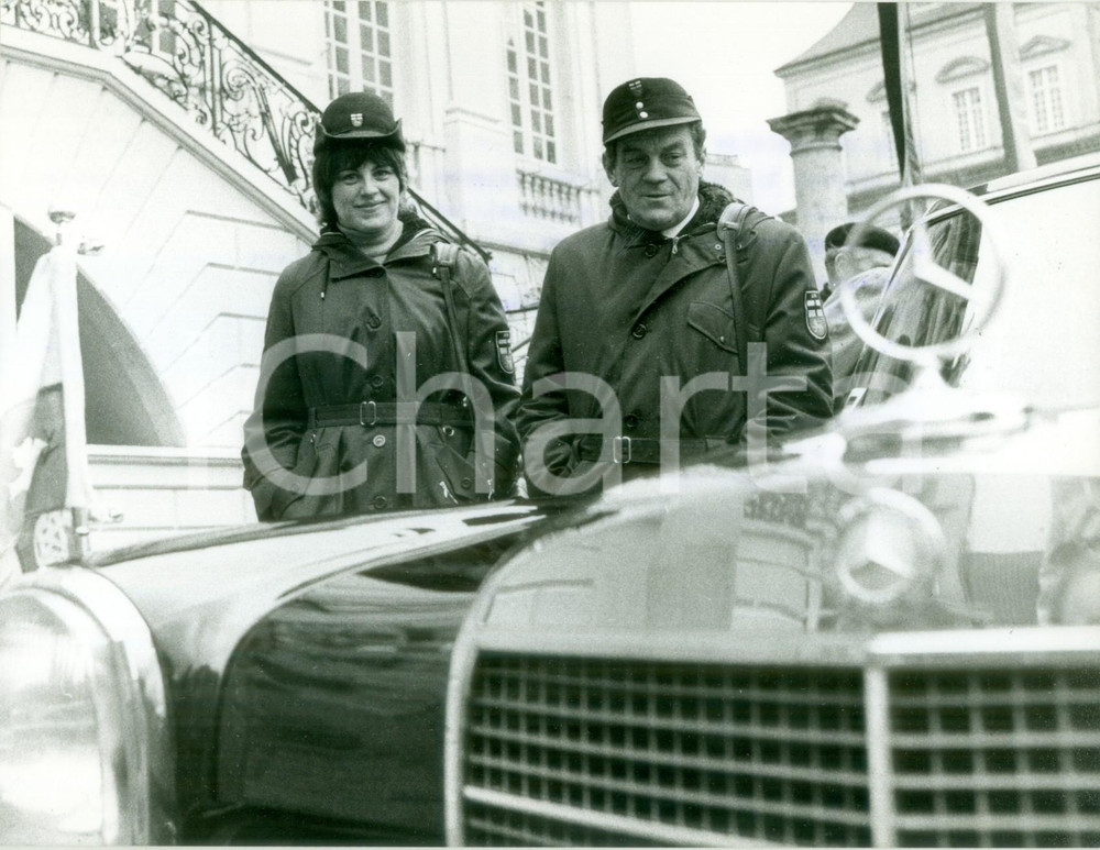 Fotografia d epoca originale 1979 BONN DE DDR Poliziotti di guardia alle limousine Fotografia 1