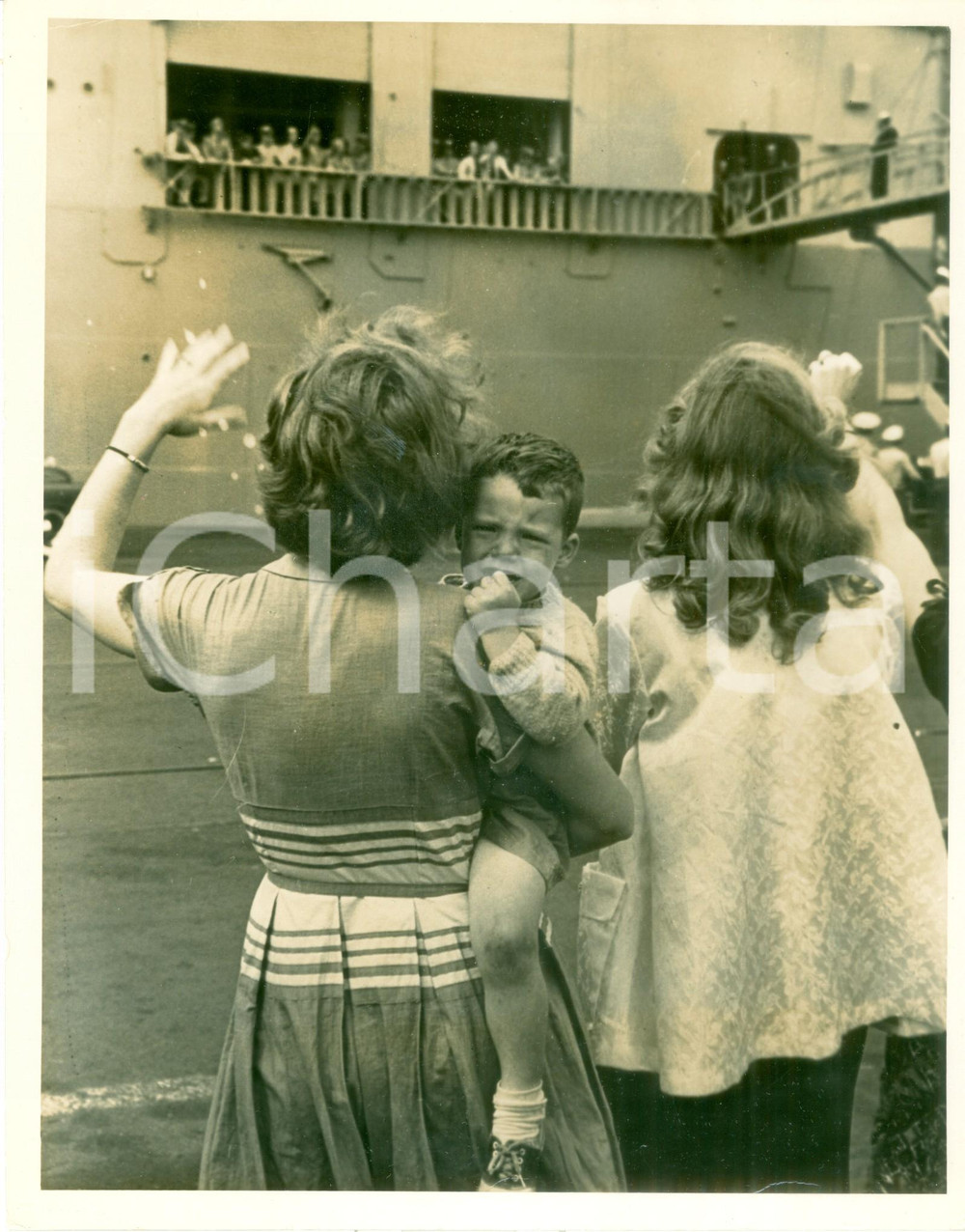 Fotografia d epoca originale 1950 USA Mogli americane salutano i mariti in partenza per guerra di COREA Foto 1