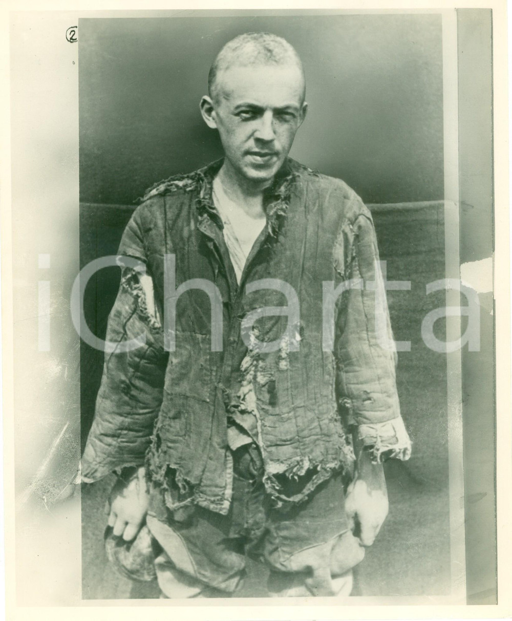 Fotografia d epoca originale 1950 ca BERLIN Propaganda americana Un americano in miseria in GERMANIA Foto 1