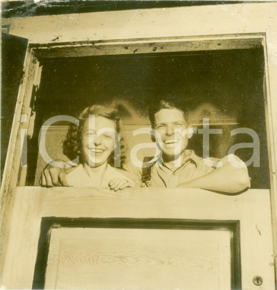 Fotografia d epoca originale 1944 WWII CONNECTICUT USA Veterano Malcolm STANNARD rimpatria dalla moglie FOTO 1