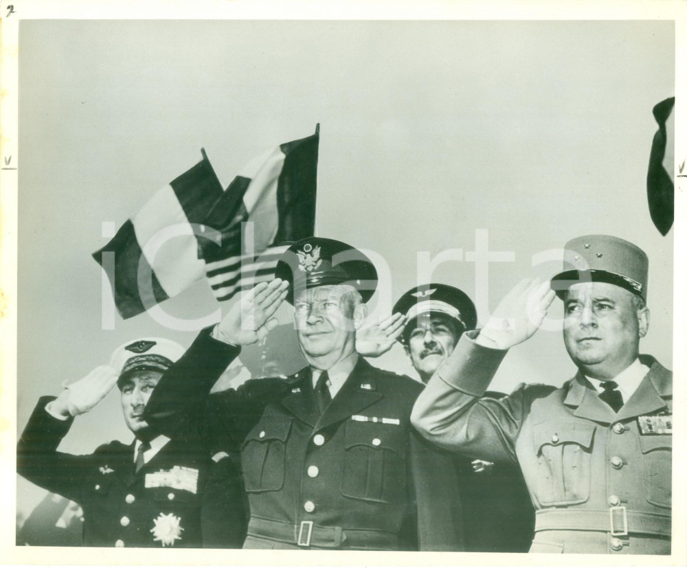 Fotografia d epoca originale 1950 ca USA Generale Dwight EISENHOWER saluta le truppe Fotografia 1