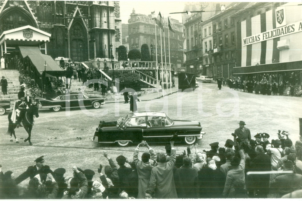 Fotografia d epoca originale 1960 BRUXELLES Corteo nuziale matrimonio Baldovino I Fabiola del BELGIO Foto 1