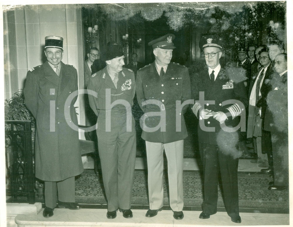 Fotografia d epoca originale 1951 PARIS Generale Dwight EISENHOWER all Hotel ASTORIA Fotografia DANNEGGIATA 1