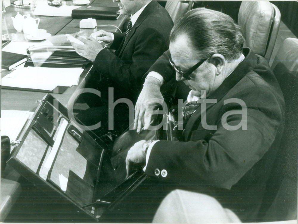 Fotografia d epoca originale 1978 BONN HansJürgen WISCHNEWSKI prepara la ventiquattore Fotografia 1 1