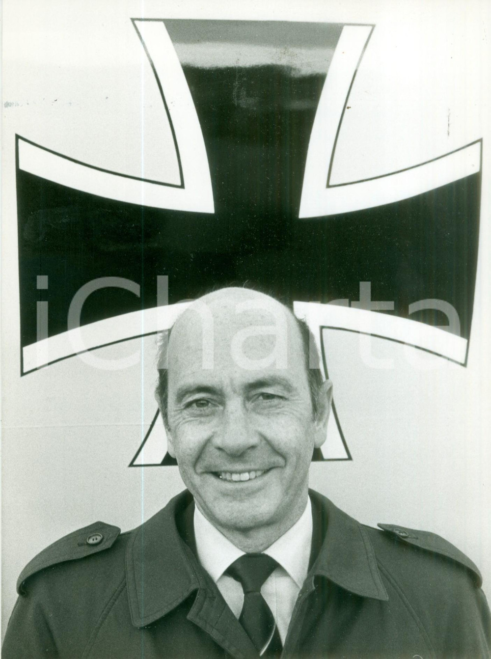 Fotografia d epoca originale 1985 NORVENICH Ministro Manfred WORNER all aeroporto militare Fotografia 1