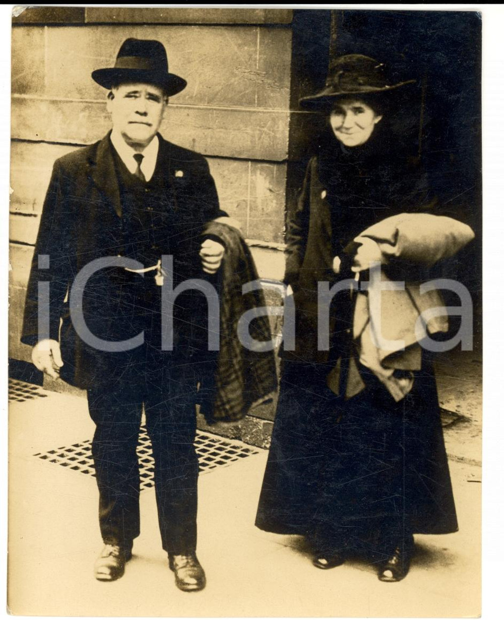 Fotografia d epoca originale 1924 LONDON Labourist Stephen WALSH new Secretary of State for War and his wife 1
