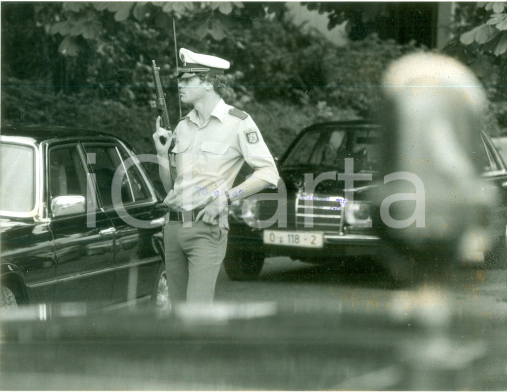 Fotografia d epoca originale 1981 BONN DE Poliziotti pattugliano le strade della cittÃ  Fotografia 1