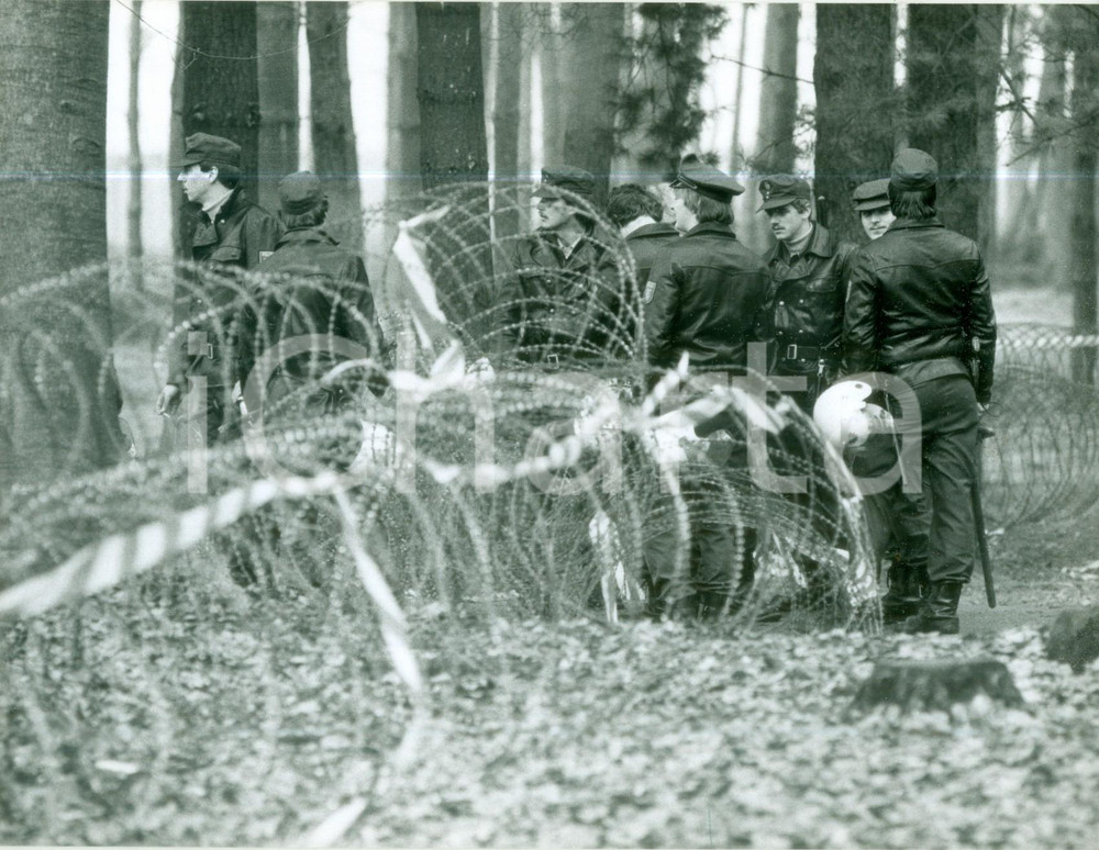 Fotografia d epoca originale 1982 FRANKFURT DE Rafforzamento agenti di sicurezza cantiere aeroporto Foto 1