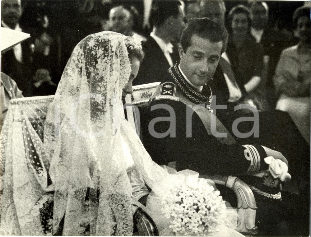Fotografia d epoca originale 1959 BRUXELLES  Alberto di LIEGI e Paola RUFFO durante la cerimonia civile Foto 1