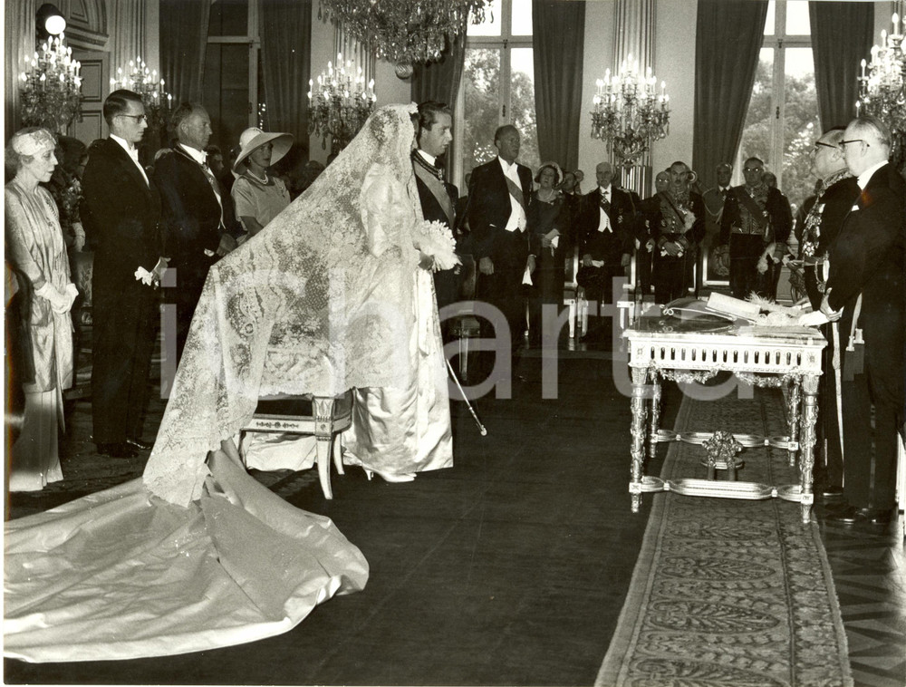 Fotografia d epoca originale 1959 BRUXELLES Il sì di Alberto di LIEGI e Paola RUFFO DI CALABRIA Foto 1