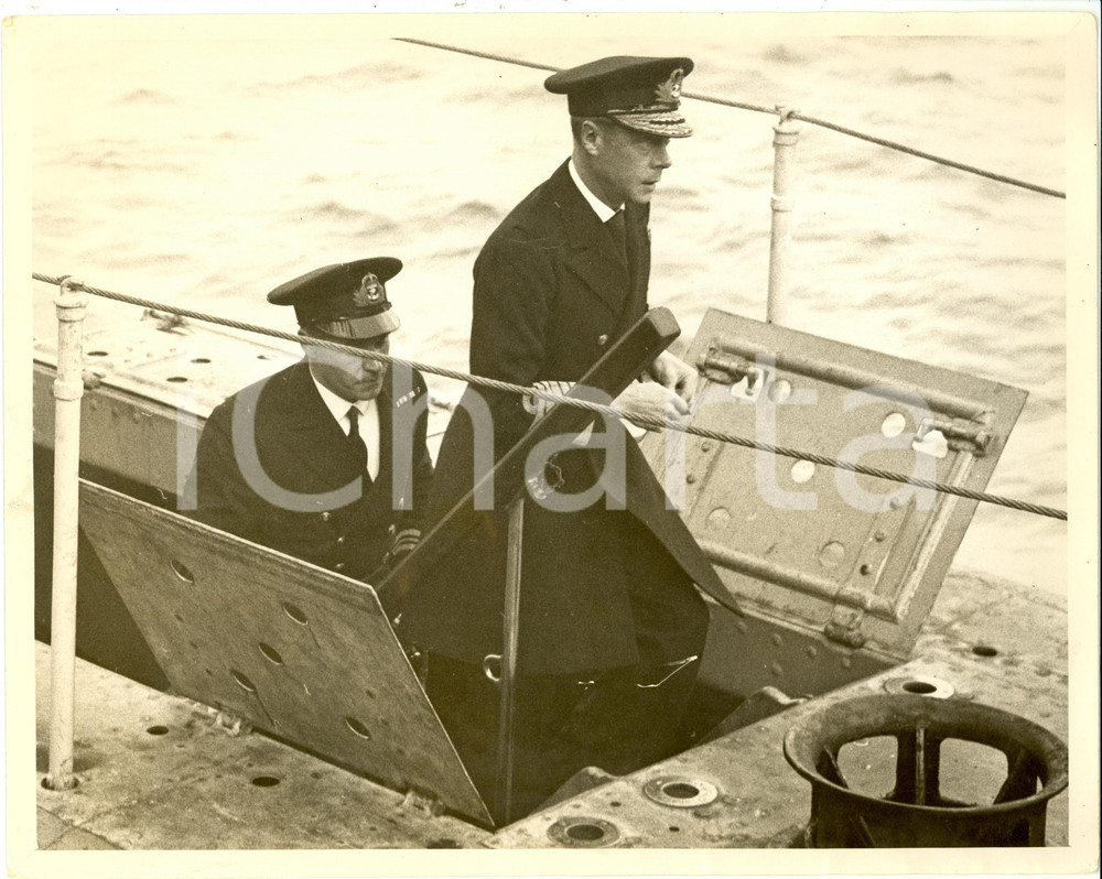 Fotografia d epoca originale 1936 PORTLAND HARBOUR UK King EDWARD VIII on the newest submarine NARWHAL 1